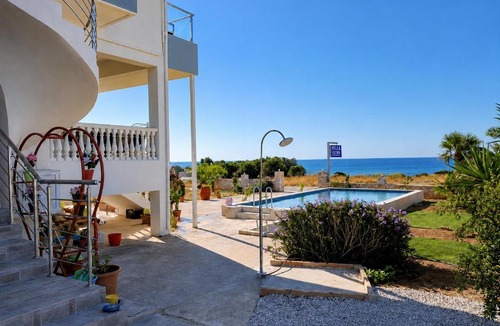 Gialos Apartment | Helen Beachfront Apartments