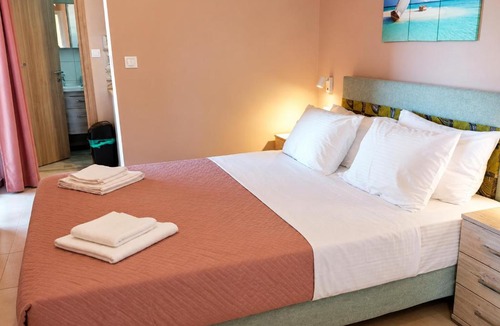 Gialos Apartment | Helen Beachfront Apartments