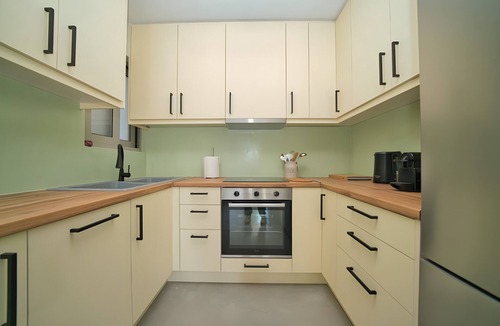 Papastavraiika Apartment | Heli View Apartment with Private Pool and Sea View