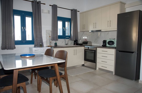 Vromolithos Apartment | Heliades Suites, view and comfort over Panteli bay!