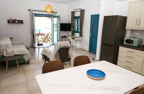 Vromolithos Apartment | Heliades Suites, view and comfort over Panteli bay!
