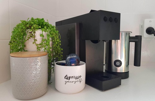 Alexandrina House | Hello Sailor! | Firepit | NBN | AppleTV | KingBed |PetFriendly | FussFree