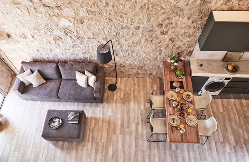 Kallithea House | Helm’s Entire Private Sea