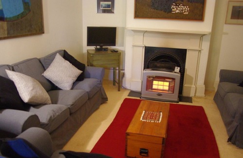 Capertee House | Heritage dream cottage in the mountains. Birdwatcher's paradise.