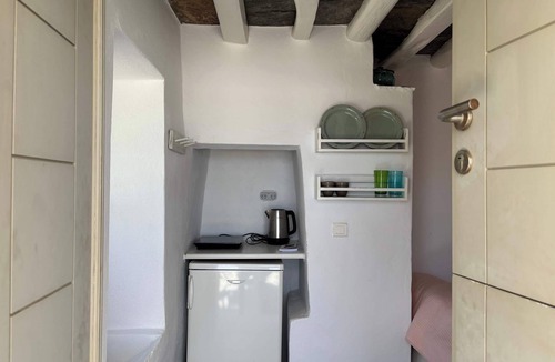 Apollonia Apartment | #HH11 Guestroom for two in Katavati