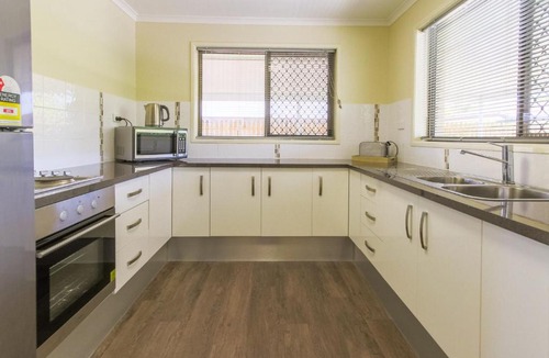Urangan Apartment | Hibiscus Holiday Home