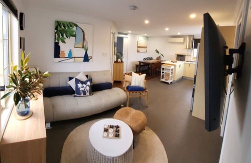 Maroubra South Apartment | Hidden Gem 2BR LvL1 Home Top Apt Pool & Heated Spa near Sydney's Best Spots
