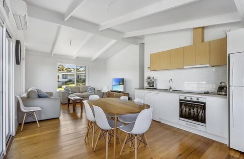 Lake Tyers Beach Apartment | High C's - Lake Tyers Beach