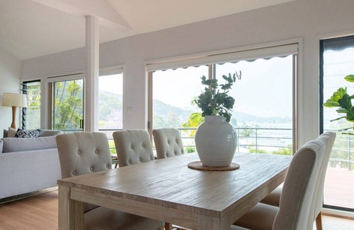 Pretty Beach Central Coast House | Highview House - Wifi, Pool and Views