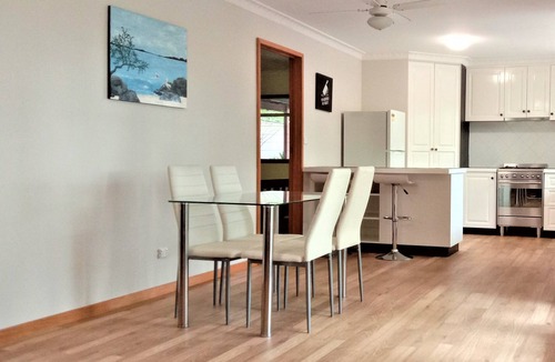 West Albury Apartment | *Hikes*Trails*Mountain Biking*Close to Town*