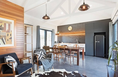 Merimbula Apartment | Hill St Studio - 5+ nights