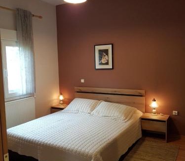 Loutraki Apartment | Hillside View Home