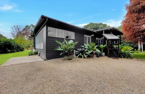 Ninderry House | Hinterland Hideaway in Ninderry