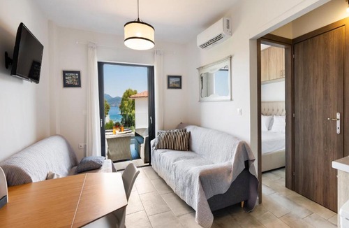 Nikiana Apartment | Hippothoi Sea View Maisonette