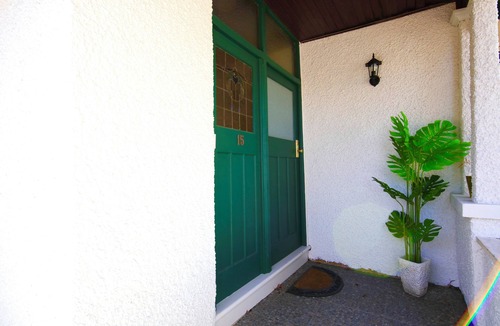 New Town Villa | Historic English Manor in New Town | Euro-Inspired | Free Parking | Near Hobart”