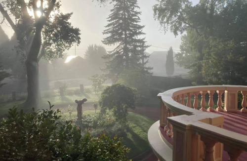 Lithgow House | Historic retreat WENVOE five bedroom mansion, 9 guests