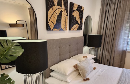 Hahndorf House | Holiday Haus Hahndorf - 4 BR, Fireplace, Free Parking, Wifi, Beautiful Garden!