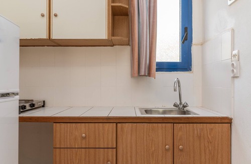 Kipri House | Holiday Home '10 Perasma Kypri Beach' with Private Terrace, Wi-Fi and Air Conditioning