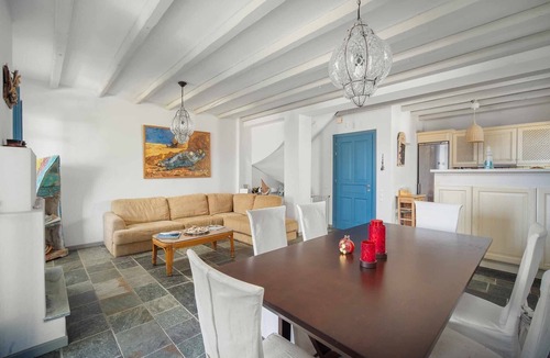 Serifos House | Holiday Home 'Almira' with Private Terrace, Balcony and Air Conditioning