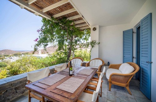 Serifos House | Holiday Home 'Almira' with Private Terrace, Balcony and Air Conditioning