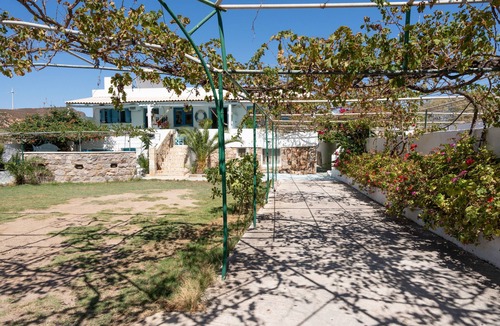 Patmos House | Holiday Home 'Beachfront Lampis Dolphin 4' with Mountain View, Wi-Fi and Air Conditioning