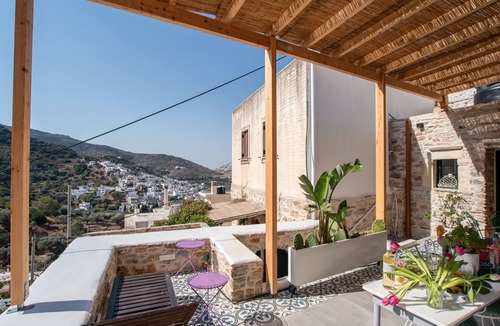 Filoti House | Holiday Home 'Dreaming of Greece 2' with Mountain View, Private Terrace and Wi-Fi