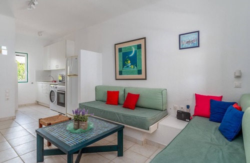 Agios Ioannis House | Holiday Home 'Gaia Mykonos' with Sea View, Wi-Fi and Air Conditioning