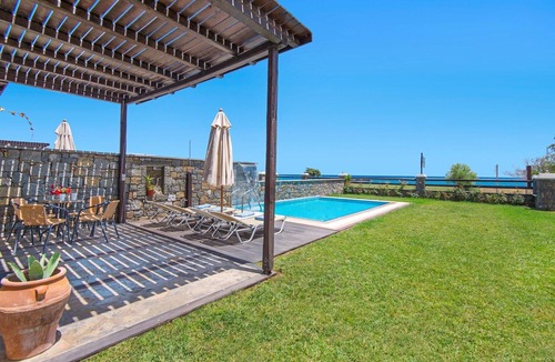 Kiotari House | Holiday home in Kiotari with a barbecue