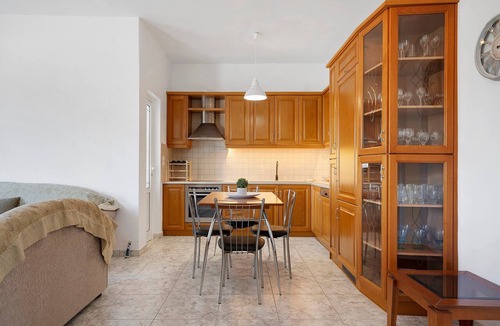 Agkisaras House | Holiday Home 'La Casa Di Leone Casa Sorella' with Sea View, Wi-Fi and Air Conditioning