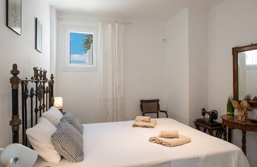 Xilokeratidi House | Holiday Home 'Lea Lodge 3 Mykonos ' with Shared Pool, Private Terrace and Wi-Fi
