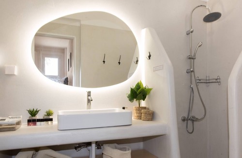 Xilokeratidi House | Holiday Home 'Lea Lodge 3 Mykonos ' with Shared Pool, Private Terrace and Wi-Fi
