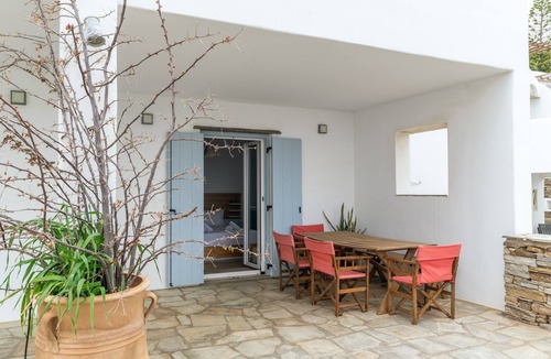 Tinos Town House | Holiday Home 'Modern New Tinos' with Sea View, Private Terrace and Wi-Fi