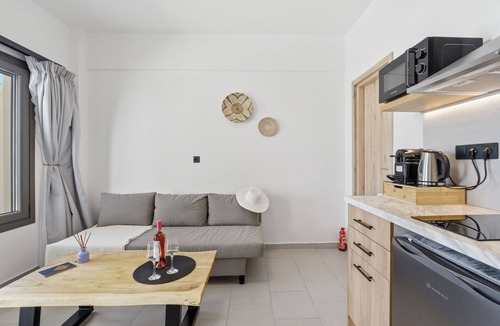 Chalikounas House | Holiday Home 'One Bedroom Apartment with Veranda' with Balcony, Wi-Fi and Air Conditioning