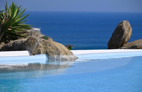 Platis Gialos House | Holiday home "Paraga Villa 2" with hot tub