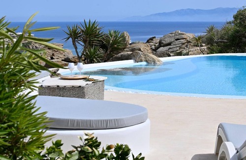 Platis Gialos House | Holiday home "Paraga Villa 2" with hot tub