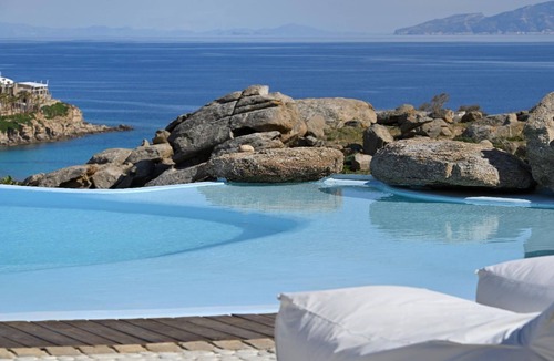 Platis Gialos House | Holiday home "Paraga Villa 1" with hot tub