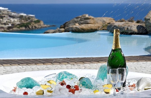 Platis Gialos House | Holiday home "Paraga Villa 1" with hot tub