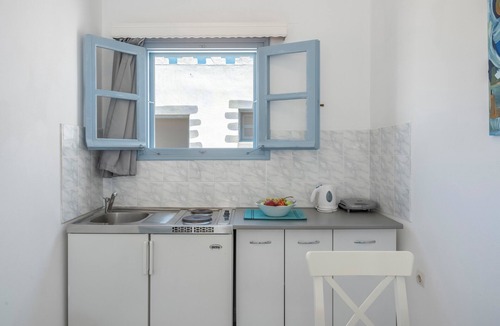 Grikos House | Holiday Home 'Pico Bello Patmos 18' with Sea View, Wi-Fi and Air Conditioning