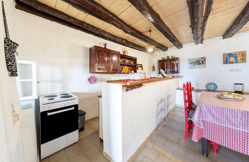 Petaleia House | Holiday Home 'Priest's Traditional Mansion' with Sea View, Shared Terrace and Wi-Fi