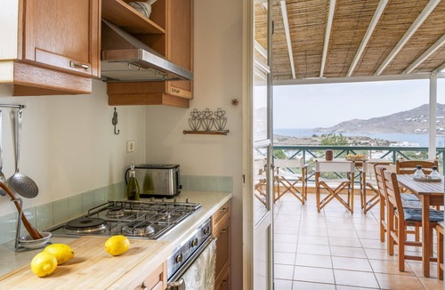 Posidonia House | Holiday Home 'Sunset Retreat Villa Sophia", Wi-Fi and Air Conditioning