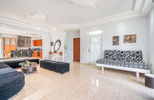 Pastida Villa | Holiday Home 'Villa Semina' with Private Pool, Wi-Fi and Air Conditioning