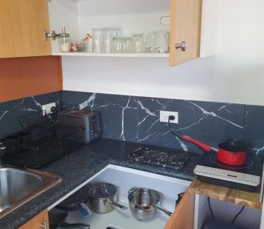 Sunbury House | Holiday House in Sunbury Centre