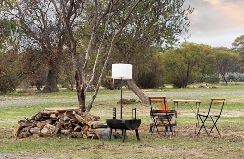 Laharum Cabin | Hollow Mountain Cabin Laharum Dadswell bridge halls gap