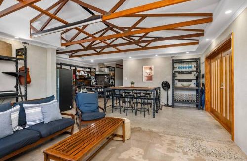 Holloways Beach House | Holloways Beach Haven 4BR - Pool, 300 mtrs to beach
