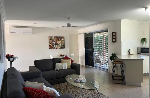 Bundaberg South Villa | Home away from home - Modern luxury in central Bundaberg