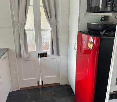 Rockhampton Hostel | Home on Kent ROOM A