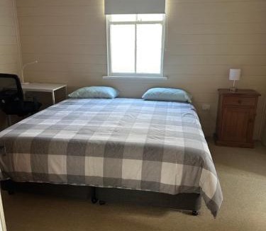 Rockhampton Hostel | Home on Kent ROOM A