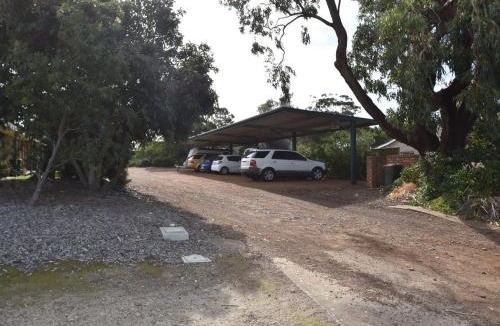 Duncan Cabin | Home on the Bay on Esplanade and Buller St Kingscote-3 people in 2 nights get the 3rd night free