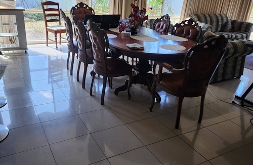 Ravenhall House | Home Stay Caroline Springs!