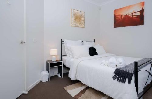 Werribee House | Homely Retreat-4 Minutes from Pacific Werribee Shopping Centre